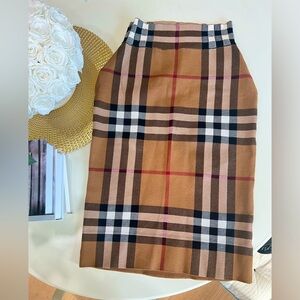 SOLD! BURBERRY JACQUARD CHECK SKIRT IN BIRCH BROWN
